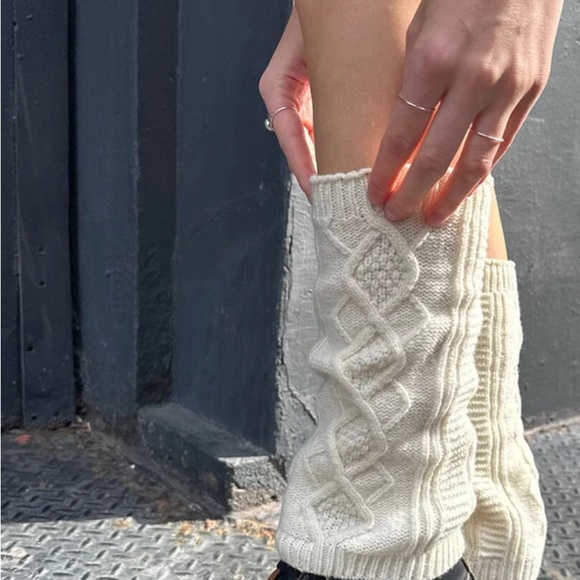 Brandy Melville Leg warmers knee socks soft warm fisherman knit NWT - Picture 3 of 7